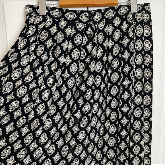 Button Down 90s Maxi Skirt - Picture 12 of 16
